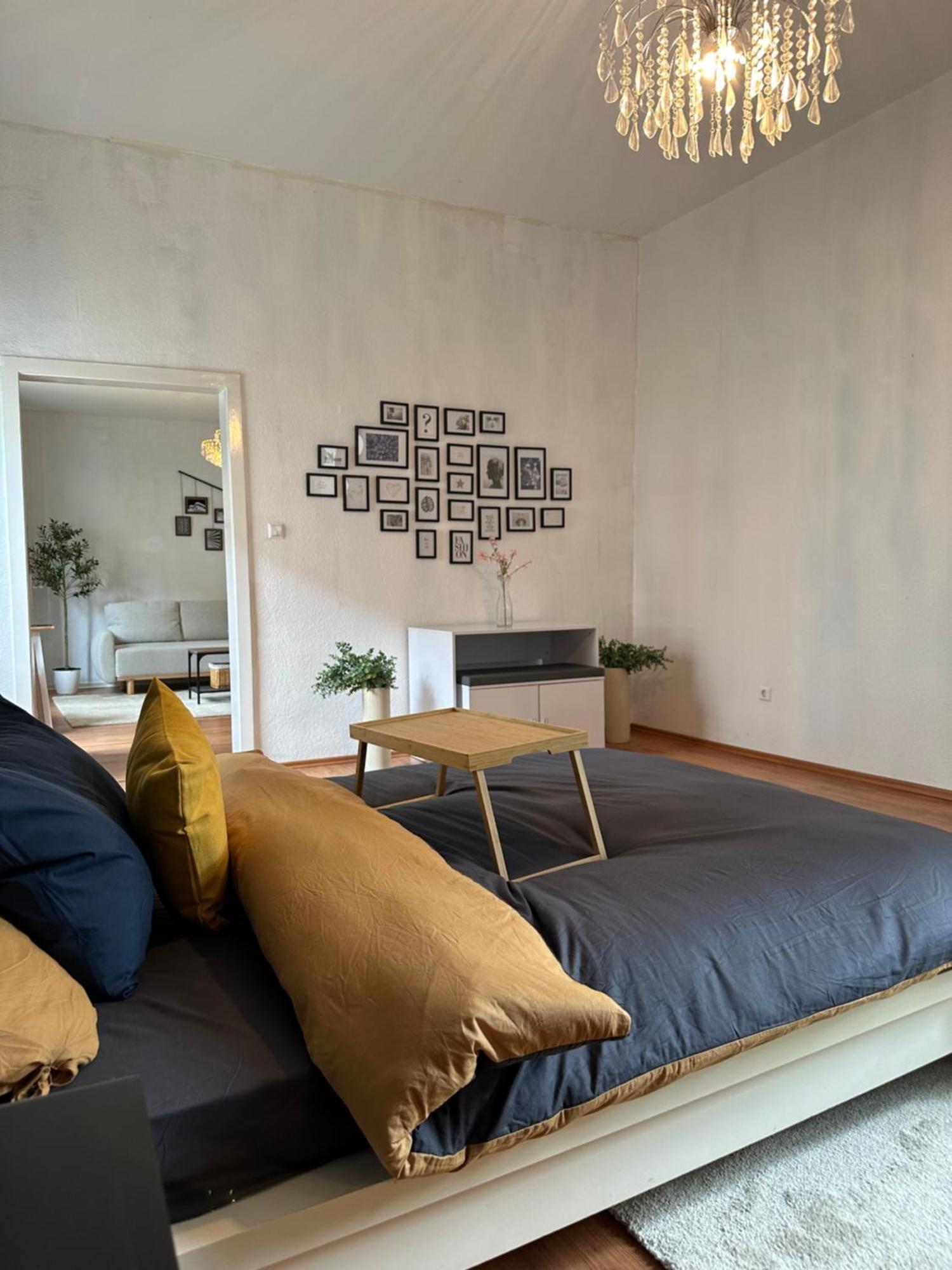 Luxury ,2 Room, Elite Location, 2 Lcd Tv