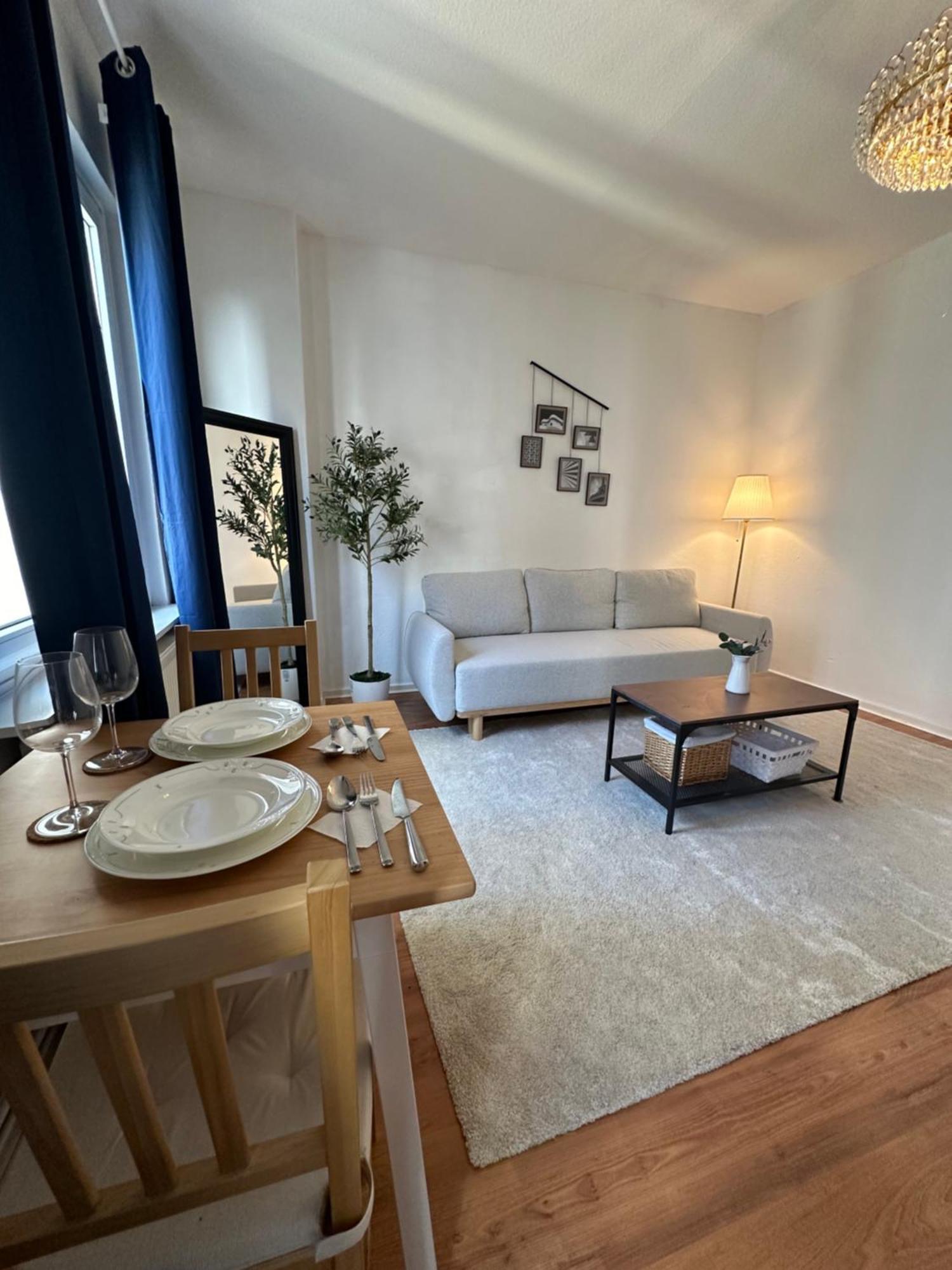 Apartment Luxury ,2 Room, Elite Location, 2 Lcd Tv Hannover
